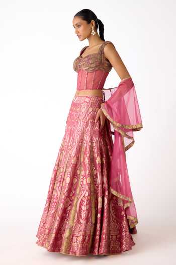 Buy_Basanti Kapde aur Koffee_Pink Brocade Beads, Zari Sweetheart Neck Embroidered Banarasi Lehenga Set _Online_at_Aza_Fashions
