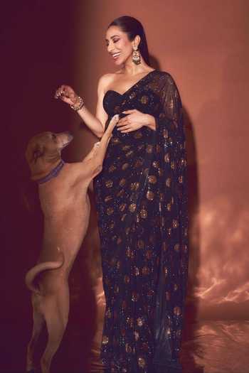 Shop_Itrh_Black Net Sequins Sweetheart Neck Polka Dottie Pre-draped Saree Blouse Set 