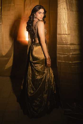 Itrh Jadau Embellished Bloue Lehenga Set 