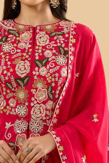 Samyukta Singhania_Pink Silk Embroidery Round Neck Floral Peplum Kurta Set _at_Aza_Fashions