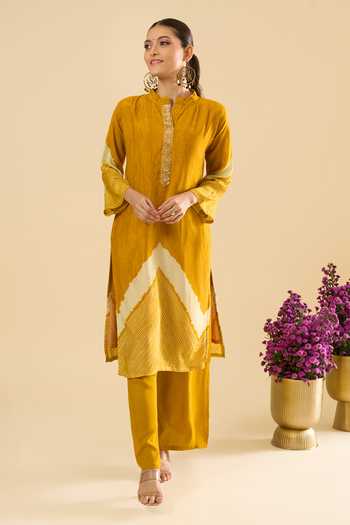 Buy Khwaab By Sanjana Lakhani Yellow Muslin Mandarin Collar, Yes Chevron Print Kurta And Palazzo Set Online at Aza Fashions Buy_Khwaab By Sanjana Lakhani_Yellow Muslin Mandarin Collar, Yes Chevron Print Kurta And Palazzo Set _Online_at_Aza_Fashions