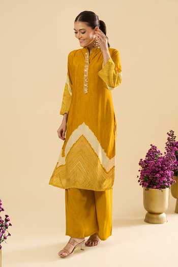 Shop Khwaab By Sanjana Lakhani Yellow Muslin Mandarin Collar, Yes Chevron Print Kurta And Palazzo Set Online at Aza Fashions Shop_Khwaab By Sanjana Lakhani_Yellow Muslin Mandarin Collar, Yes Chevron Print Kurta And Palazzo Set _Online_at_Aza_Fashions
