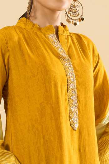 Buy Khwaab By Sanjana Lakhani Yellow Muslin Mandarin Collar, Yes Chevron Print Kurta And Palazzo Set Buy_Khwaab By Sanjana Lakhani_Yellow Muslin Mandarin Collar, Yes Chevron Print Kurta And Palazzo Set