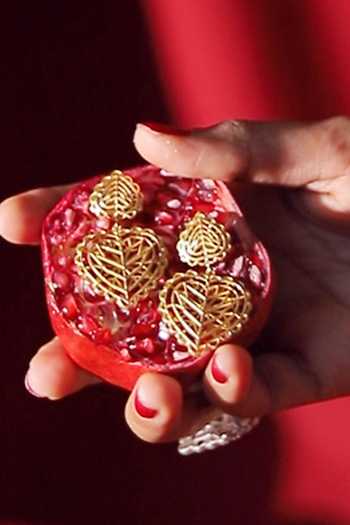 Manner Rakaan Small Heart Dangle Earrings 