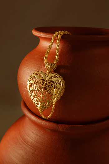 Buy_Manner_Gold Plated Cut Work Rakaan Long Heart Pendant Chain Necklace 