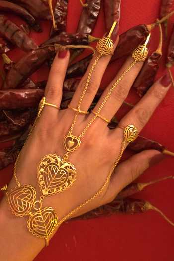 Manner Rakaan Heart Haathphool 