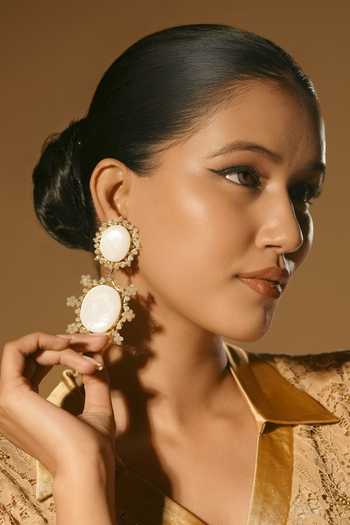 Buy_Bijoux By Priya Chandna_White Crystals Marble Embellished Drop Earrings 