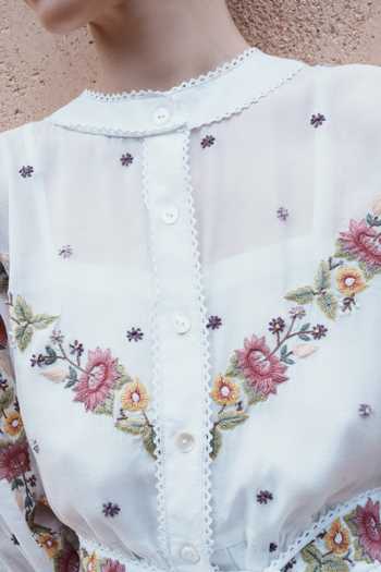 Shruti Sancheti_White Embroidery Keyhole Neck Floral Tiered Short Dress With Belt _at_Aza_Fashions