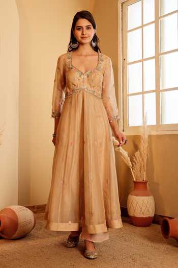 Sonali Methi_Beige Organza Embroidery Leaf Neck Pure Hand Anarkali Set _at_Aza_Fashions