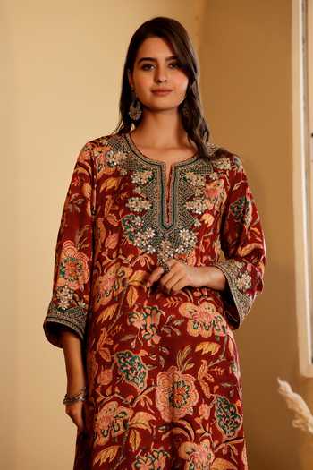 Sonali Methi_Red Satin Embroidery Round Neck Ajrakh Print And Kurta Set _at_Aza_Fashions