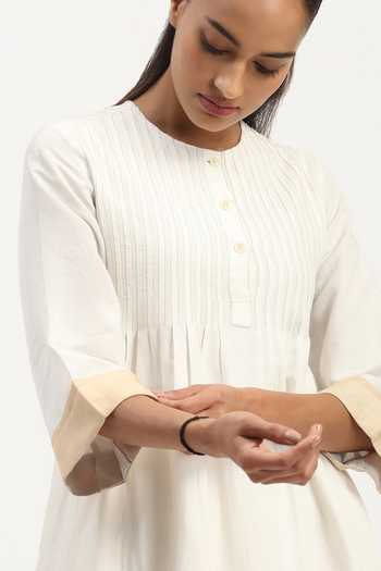 Buy_ABRAHAM AND THAKORE_Ivory Linen Round Neck Pleated Tunic 