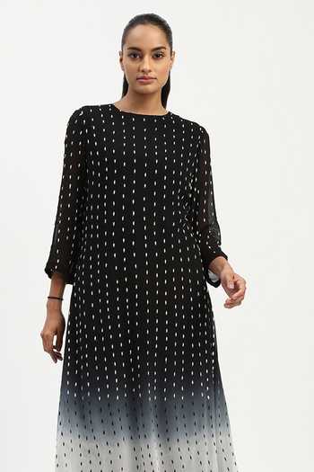 Buy_ABRAHAM AND THAKORE_Black Georgette Embroidery Round Neck Ombre Kurta 