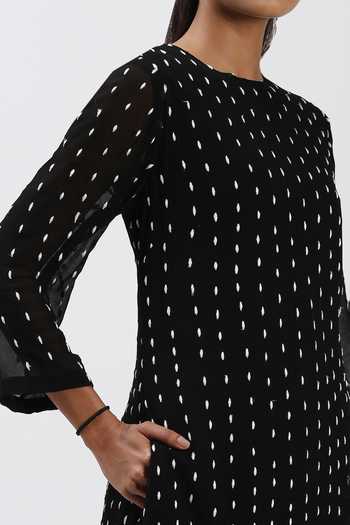 Shop_ABRAHAM AND THAKORE_Black Georgette Embroidery Round Neck Ombre Kurta 