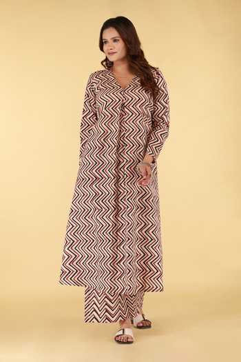 Buy_Kalakaari By Sagarika_Black Cotton V-neck Chevron Print Kurta And Palazzo Set _Online_at_Aza_Fashions