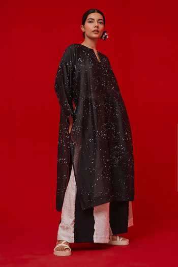 Stoique_Black Silk, Chanderi Split V-neck Seek Splatter Print Tunic _Online_at_Aza_Fashions