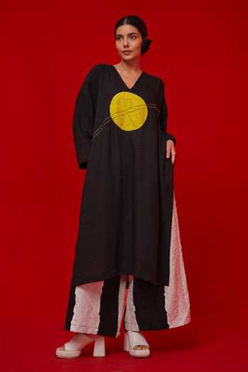 Buy_Stoique_Black Linen Embroidery V-neck Rock Salt Tunic _Online_at_Aza_Fashions