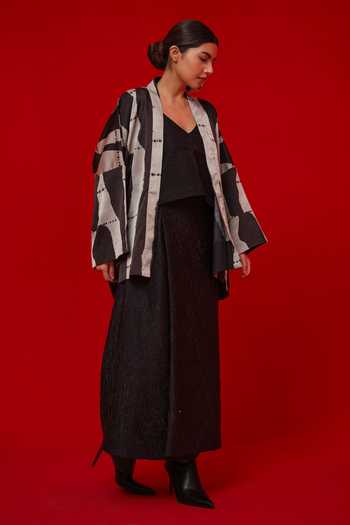 Buy_Stoique_Black Silk V-neck Eclipse Pleated Top 