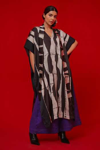 Buy_Stoique_Black Satin V-neck Discover Stripe Print Kaftan _Online_at_Aza_Fashions