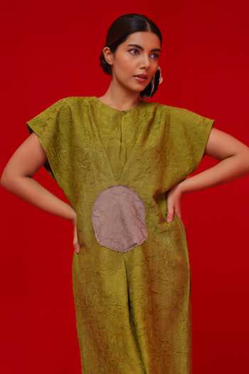 Stoique_Green Silk Round Neck Lane Textured Pattern Dress _at_Aza_Fashions