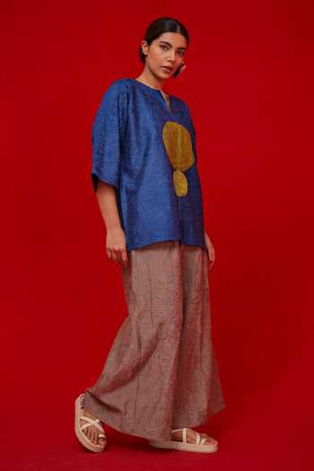 Stoique_Blue Silk Applique Split V-neck Textured Crushed Top _Online_at_Aza_Fashions