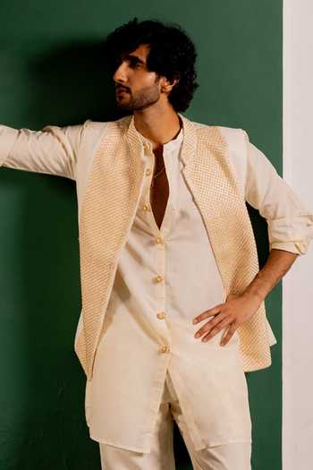 17:17 By Simmi Saboo Panelled Bundi Kurta Set 