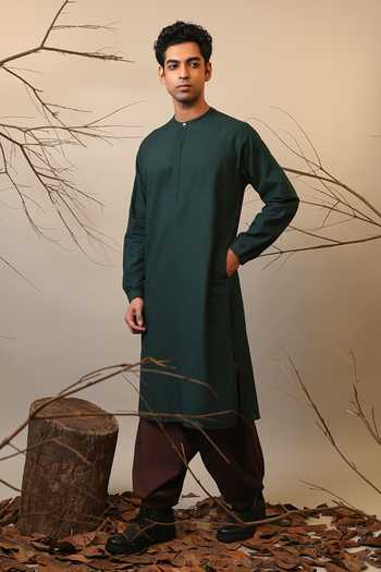 Shop MATI Green Cotton Raglan Sleeve Long Kurta Online at Aza Fashions Shop_MATI_Green Cotton Raglan Sleeve Long Kurta _Online_at_Aza_Fashions