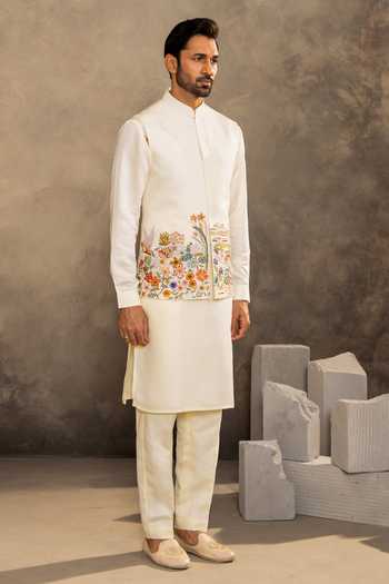Millionaire_Off White Linen Embroidery Floral Pattern Nehru Jacket Kurta Set _Online_at_Aza_Fashions