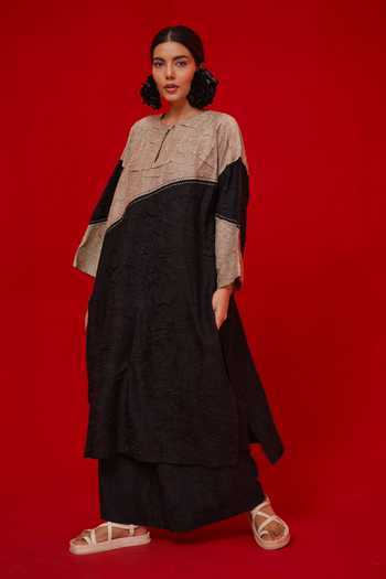 Stoique_Black Halo Colorblock Scarf _Online_at_Aza_Fashions