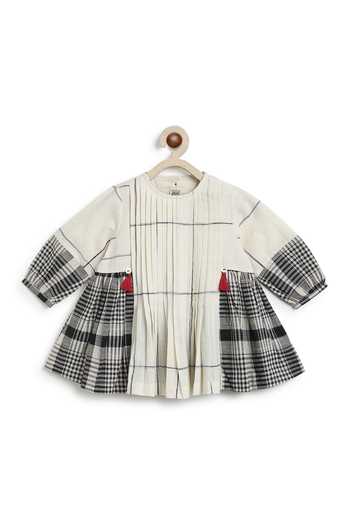 Buy_Tiber Taber_Cream Cotton Tassels Chequered Top And Pant Set _Online_at_Aza_Fashions