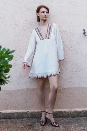 Buy_Shruti Sancheti_Pink Embroidery V-neck Scallop Border Dress _Online_at_Aza_Fashions