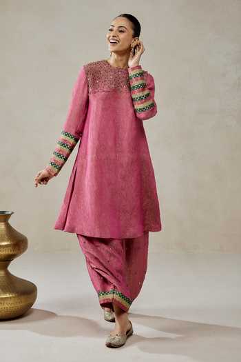 Nitika Gujral_Pink Silk, Tissue, Shantoon Embroidery, Crushed Banarasi Kurta And Salwar Set _at_Aza_Fashions