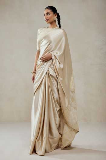 Shop_Nitika Gujral_Ivory Tissue, Shantoon Zari Round Neck Monga Saree And Blouse Set _Online_at_Aza_Fashions