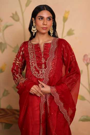 Shop_Pouli Pret_Red Silk, Cotton Embroidery, Zari Split V-neck Layla Zardozi Kurta Set _Online_at_Aza_Fashions