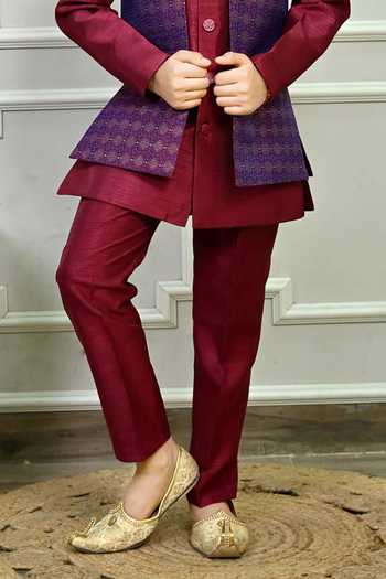 Buy_Jhambthreads_Maroon Jacquard Sleeveless Jacket Kurta Set _Online_at_Aza_Fashions