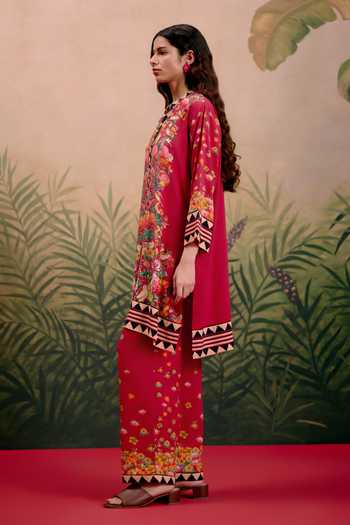Shop_Shetab Kazmi_Red Cotton V-neck Mira Printed Kurta And Pant Set _Online_at_Aza_Fashions