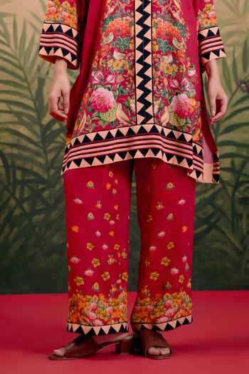 Shetab Kazmi_Red Cotton V-neck Mira Printed Kurta And Pant Set _at_Aza_Fashions