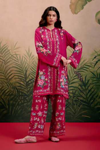 Shetab Kazmi_Pink Cotton Split V-neck, Yes Suri Printed Kurta And Pant Set _at_Aza_Fashions