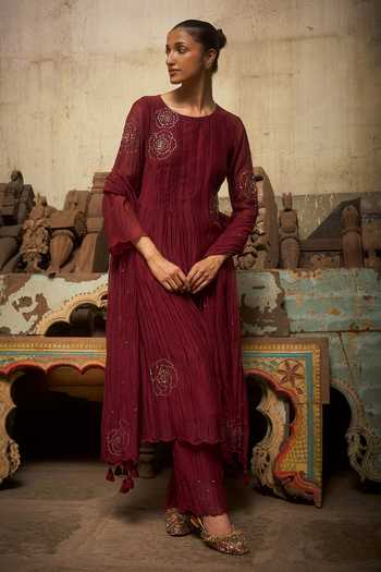 Buy_Hirika & Dhruti_Burgundy Chanderi Embroidery Round Neck Rose Pleated Kurta Set _Online_at_Aza_Fashions