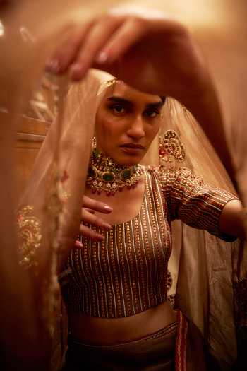 Hirika & Dhruti Brown Organza, Silk, Chanderi Embroidery, Zari Scoop Lehar Saree With Blouse at Aza Fashions Hirika & Dhruti_Brown Organza, Silk, Chanderi Embroidery, Zari Scoop Lehar Saree With Blouse _at_Aza_Fashions