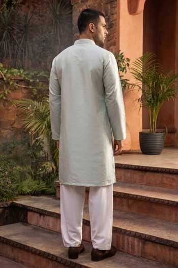 Jhambthreads Straight Embroidered Kurta & Pyjama Set 