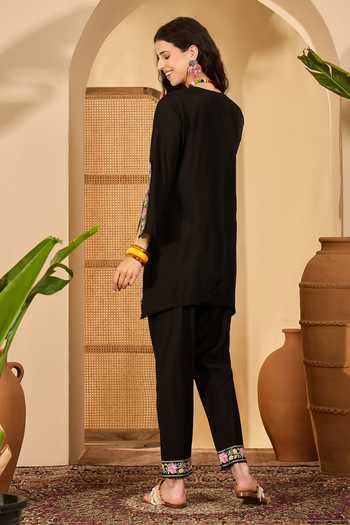 Jhambthreads Embroidered Kurta & Pant Set 
