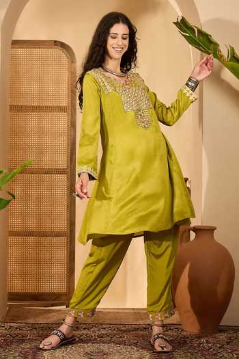 Jhambthreads Embroidered Kurta & Pant Set 
