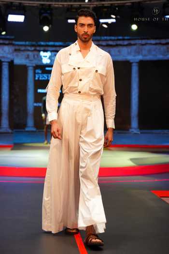 Buy House Of Three White Cotton Handloom Mulmul Utility Shirt Buy_House Of Three_White Cotton Handloom Mulmul Utility Shirt