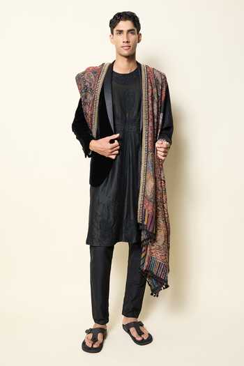 Buy_House Of Three_Black Silk, Cotton, Chanderi Embroidery Chikankari Arsalan Kurta 