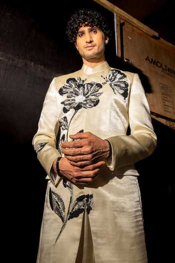Buy_Mahima Mahajan_Off White Silk Embroidery Ritvik Hand Sherwani Set _Online_at_Aza_Fashions