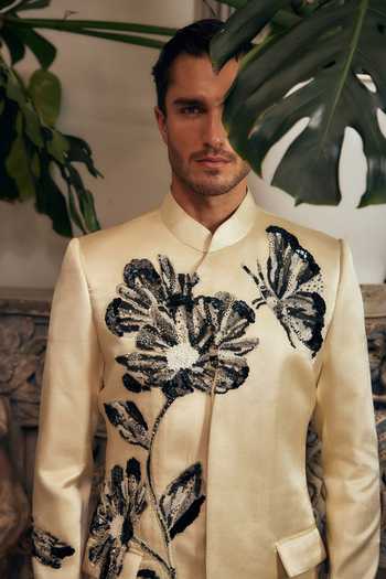 Mahima Mahajan_Off White Silk Embroidery Ritvik Hand Sherwani Set _at_Aza_Fashions
