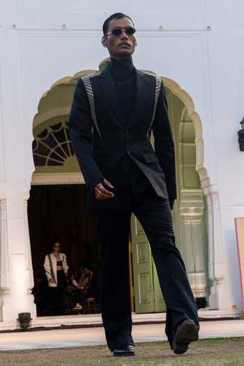 Mahima Mahajan Black Cotton, Viscose Sequins Zain Placed Embroidered Blazer Online at Aza Fashions Mahima Mahajan_Black Cotton, Viscose Sequins Zain Placed Embroidered Blazer _Online_at_Aza_Fashions