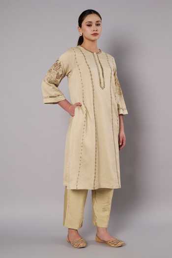 Doux Amour_Green Chanderi Embroidery, Beads, Applique Breeze Trail Floral A-line Kurta Set _Online_at_Aza_Fashions