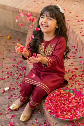 Buy_Petite Pomme_Pink Crepe Embroidery, Sequins, Beads, Zari Paisley Kurta And Pant Set _Online_at_Aza_Fashions
