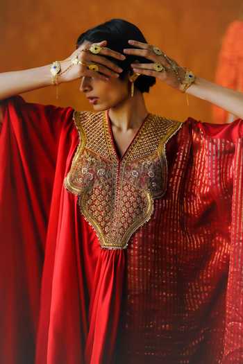 Buy_Alam By Tulsi Patel_Red Silk Embroidery, Gota Patti V-neck Gulab Yoke Kaftan And Pant Set _Online_at_Aza_Fashions
